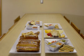 Hyatt-Place---food-display